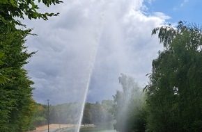 Feuerwehr Bochum: FW-BO: Technischer Betrieb der Stadt Bochum und Feuerwehr Bochum verhindern Fischsterben in Regenr&uuml;ckhaltebecken