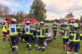 Freiwillige Feuerwehr Werne: FW-WRN: Verkehrsunfall auf der L&uuml;nener Stra&szlig;e - Feuerwehr rettet verletzten Fahrer aus Pkw