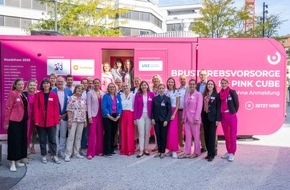 PINK CUBE Test Your Breast: PINK CUBE Roadshow 2025 gestartet: Für bessere Brustkrebsaufklärung und Chancengleichheit