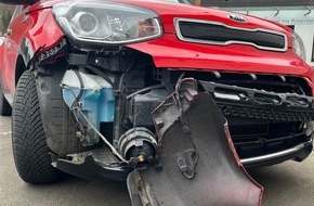 Kreispolizeibehörde Oberbergischer Kreis: POL-GM: Zwei Leichtverletzte bei Verkehrsunfall