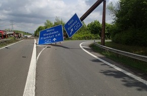 Verkehrsdirektion Mainz: POL-VDMZ: Tragische Unfälle auf der A 63 fordern zwei Todesopfer