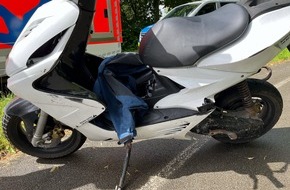 Kreispolizeibehörde Herford: POL-HF: Verkehrsunfall im Einmündungsbereich - Rollerfahrer verletzt