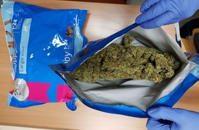 Polizei Düsseldorf: POL-D: Bilder zur heutigen PK - Schlag gegen Rauschgiftkriminalität  - Drogenhändler festgenommen