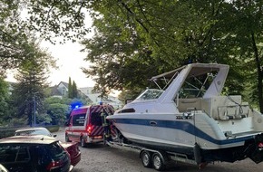 Feuerwehr Neuss: FW-NE: Motorschaden mit Rauchentwicklung auf Sportboot | Keine Verletzten