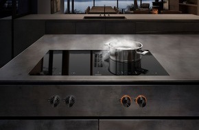 Gaggenau: Gaggenau präsentiert neues Flex-Induktionskochfeld mit integrierter Lüftung.