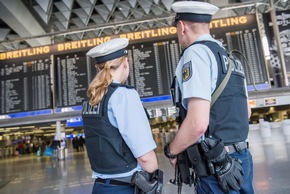 BPOLD FRA: Correction By The Federal Police At Airport Frankfurt Am ...