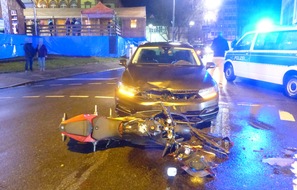 Polizeidirektion Neustadt/Weinstraße: POL-PDNW: Verkehrsunfall mit Leichtkraftrad - Fahrer und Mitfahrerin leicht verletzt