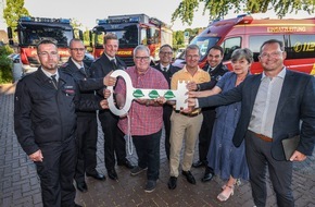 Freiwillige Feuerwehr Hünxe: FW Hünxe: Fahrzeugübergabe & Ehrungen
