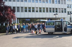 Polizeipräsidium Mainz: POL-PPMZ: Girls'- und Boys'Day: Junge Leute im Polizeipräsidium