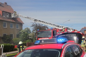 FW Helmstedt: Kellerbrand, mehrere Personen gerettet