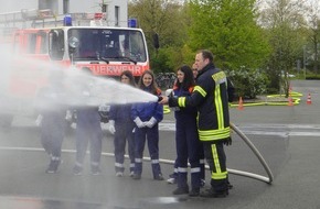 Feuerwehr Kaarst: FW-NE: Girlsday 2016