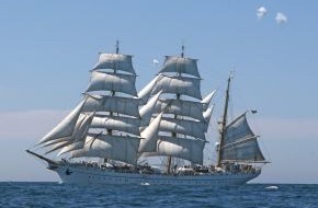 Presse- und Informationszentrum Marine: Segelschulschiff "Gorch Fock" geht auf große Fahrt (BILD)