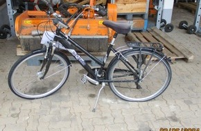 Polizeiinspektion Hameln-Pyrmont/Holzminden: POL-HOL: Zeuge beobachten Fahrraddiebstahl - wem gehört das Fahrrad?