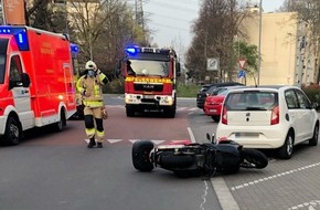 Polizei Mettmann: POL-ME: Motorroller-Fahrer nach Alleinunfall schwer verletzt - Monheim am Rhein - 2203163