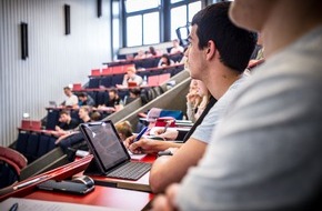 Bundesinnung der Hörakustiker KdöR: Karrierestart nach dem Abi: Hörakustik-Ausbildung ermöglicht Meister und Master