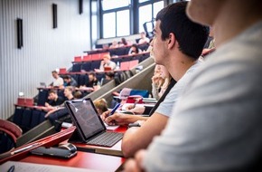 Bundesinnung der Hörakustiker KdöR: Karrierestart nach dem Abi: Hörakustik-Ausbildung ermöglicht Meister und Master