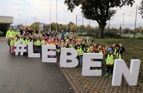 Kreispolizeibehörde Rhein-Kreis Neuss: POL-NE: Glühwürmchen-Aktion: "Sicherheit durch Sichtbarkeit"
