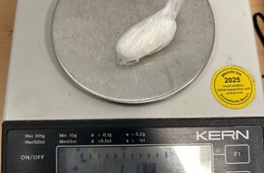 Hauptzollamt Nürnberg: HZA-N: Nürnberger Zoll kontrolliert: Kurierfahrt hat Konsequenzen Marihuana- und Kokainschmuggel führen direkt ins Gefängnis