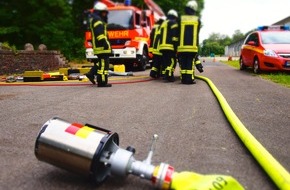 Feuerwehr Mülheim an der Ruhr: FW-MH: Zwei Feuerwehreinsätze am heißen Samstag #fwmh: