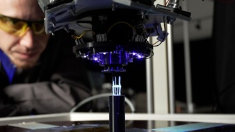 Hochschule München: Förderung für weltweit erste 3D-Drucktechnologie im Weltraum für Hochschule München und DCUBED