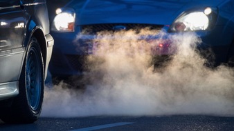 ARD Das Erste: +++ Achtung Sperrfrist (Print, Radio und Online): 18.00 Uhr +++ARD-DeutschlandTREND: Zwei von drei Deutschen wollen über 2035 hinaus neue Verbrenner-Autos zulassen