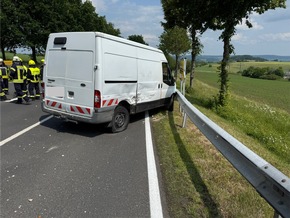 FW VG Westerburg: Verkehrsunfall im Kreuzungsbereich bei Gershasen forderte drei Verletzte