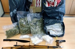 Polizeidirektion Bad Segeberg: POL-SE: Wedel - Festnahmen nach Drogen- und Waffenfund