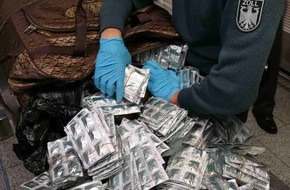 ABDA Bundesvgg. Dt. Apothekerverbände: Anstieg gefälschter Arzneimittel in Europa: Verbraucher müssen besser aufgeklärt und geschützt werden (BILD)