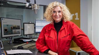HR Hessischer Rundfunk: Zur&uuml;ck zu den Radiowurzeln: Susanne Fr&ouml;hlich moderiert den hr1-Talk