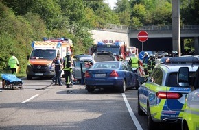 Kreisfeuerwehrverband Neunkirchen: FW LK Neunkirchen: Zwei Verletzte bei schwerem Verkehrsunfall auf B41 bei Neunkirchen