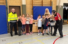 Polizeiinspektion Wilhelmshaven/Friesland: POL-WHV: Gewaltprävention - Aktionstage in den Grundschulen zum Thema Notwehr - und Selbstverteidigung für Kinder