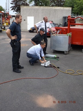 FW-ME: Besuch des Rotary Club Neandertal bei der Feuerwehr Erkrath