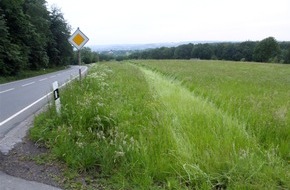 Kreispolizeibehörde Unna: POL-UN: Schwerte - Internistischer Zwischenfall: Autofahrerin (38) fährt 200 Meter durch Feld und wird schwer verletzt