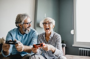 Wort & Bild Verlag - Gesundheitsmeldungen: Warum Videospiele fit halten / Immer mehr Ältere begeistern sich für Fantasiewelten auf dem Computer oder Handy. Forscher befürworten die Spiellust