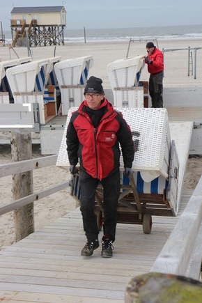 Saisoner&ouml;ffnung in St. Peter-Ording - die Strandkorbsaison beginnt