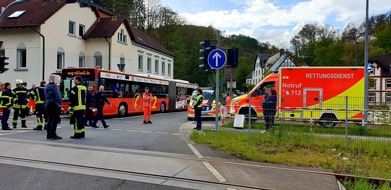 FW Schalksmühle: Zwischenfall auf Bahnstrecke / Feuerwehr betreut Fahrgäste