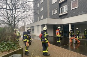 Feuerwehr Erkrath: FW-Erkrath: Grill sorgt für starke Rauchentwicklung und ruft Feuerwehr auf den Plan