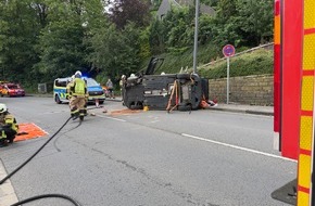 Feuerwehr Mettmann: FW Mettmann: Schwerer Verkehrsunfall auf der Talstra&szlig;e / K37