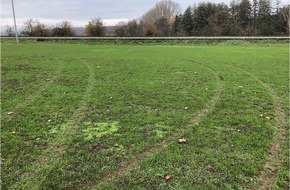 Polizeidirektion Landau: POL-PDLD: Sportplatz in Barbelroth verwüstet