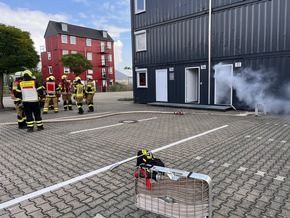 FW Mechernich: Löschzug 4 trainiert auf dem Übungsgelände in Düren-Stockheim