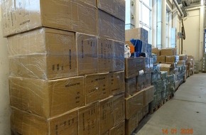 Hauptzollamt Stralsund: HZA-HST: Im Container wehte ein anderer Duft ./. Stralsunder Zoll verhindert Einfuhr zahlreicher gef&auml;lschter Waren