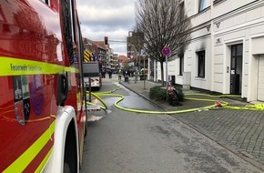 Feuerwehr Gelsenkirchen: FW-GE: Küchenbrand in einem Burger-Restaurant in Buer sorgt für Feuerwehreinsatz in den Mittagsstunden