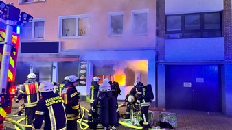 Feuerwehr Mülheim an der Ruhr: FW-MH: Feuerwehr bringt Brand in Pizzeria schnell unter Kontrolle