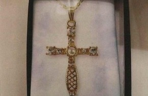 Polizei Bremen: POL-HB: Nr.: 0761 --Einbrecher erbeuten Goldschmuck--