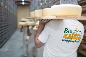 Verführer des guten Geschmacks: „Roter Casanova“ der Bio-Schaukäserei Wiggensbach gewinnt erneut bei Käseprämierung