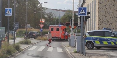Polizei Rheinisch-Bergischer Kreis: POL-RBK: Bergisch Gladbach - Radfahrer am Zebrastreifen "Driescher Kreisel" verletzt