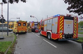 Feuerwehr Dresden: FW Dresden: Schwerer Verkehrsunfall zwischen Pkw und Straßenbahn