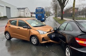 Polizei Coesfeld: POL-COE: Coesfeld, Am Wasserturm/ Autos zusammengesto&szlig;en