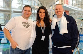 ProSieben: "TV total Turmspringen 2011": Topmodel Rebecca Mir stürzt sich erstmals vom Turm (mit Bild)