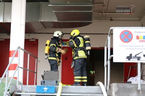 FW-MK: Ausgelöste Brandmeldeanlage durch ausströmendes Kühlmittel
